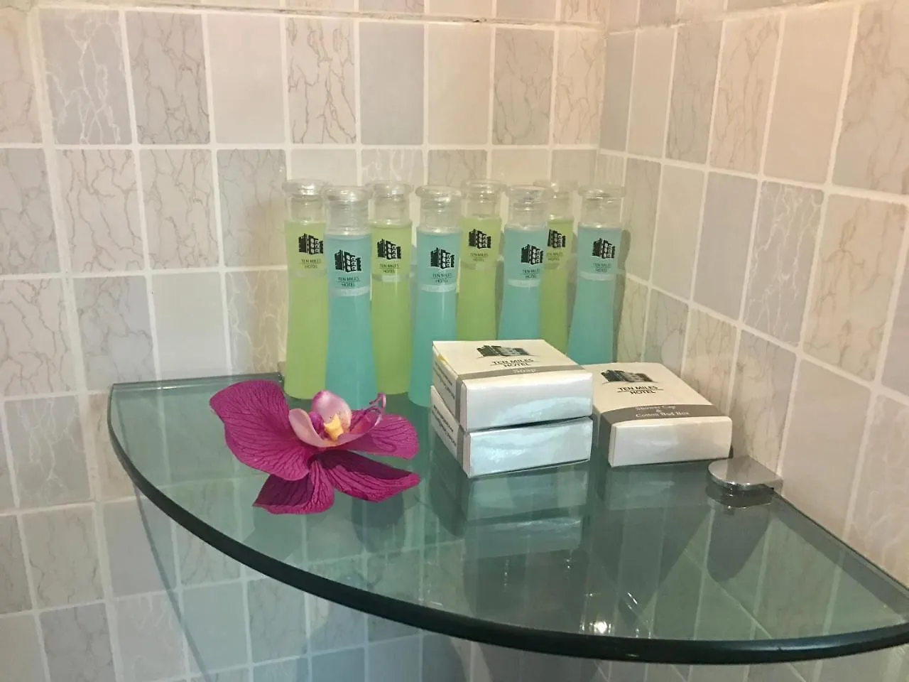 Ten Mile Hotel Yangon