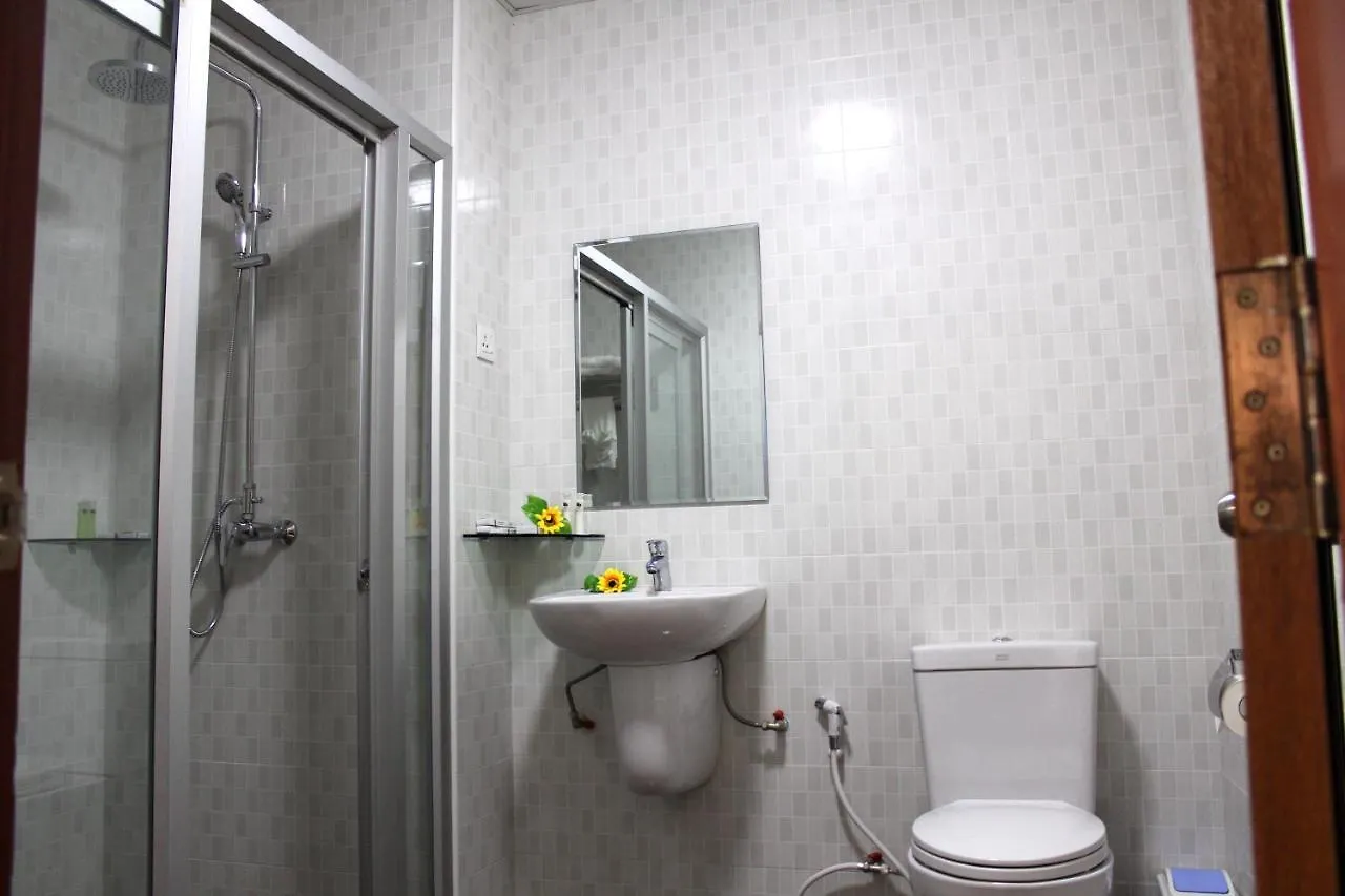 Ten Mile Hotel Yangon