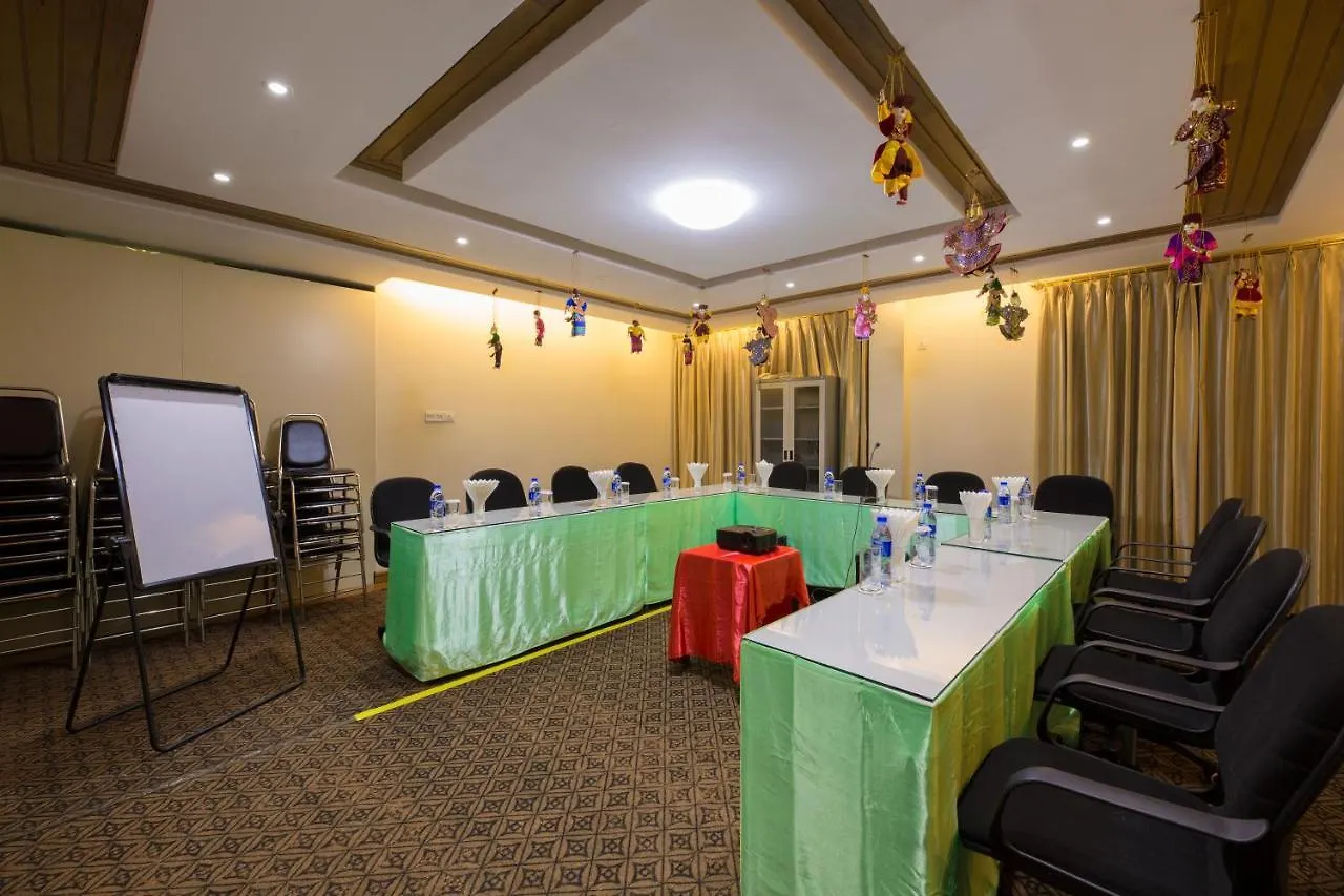 Ten Mile Hotel Yangon