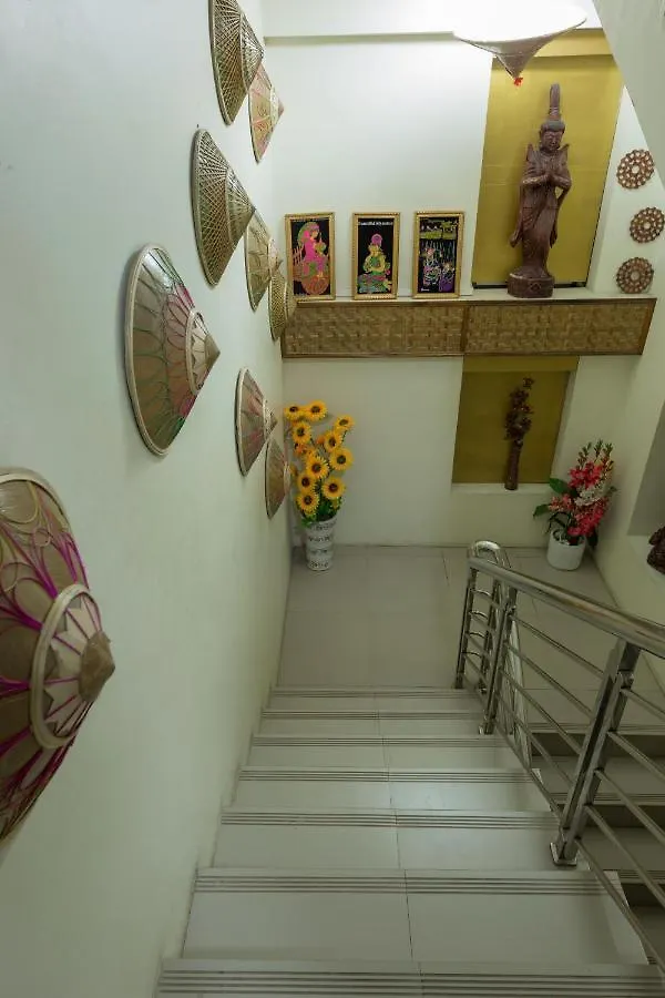 Ten Mile Hotel Yangon
